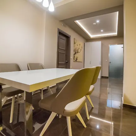 Koukounaria Hotel&suites
