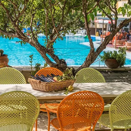 Hotel Koukounaria Hotel&suites 4*