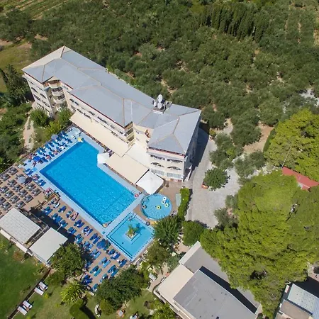 Koukounaria Hotel&suites Hotel