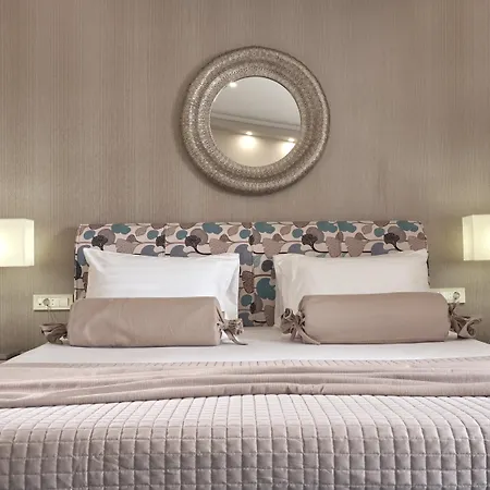 Hotel Koukounaria & 4*
